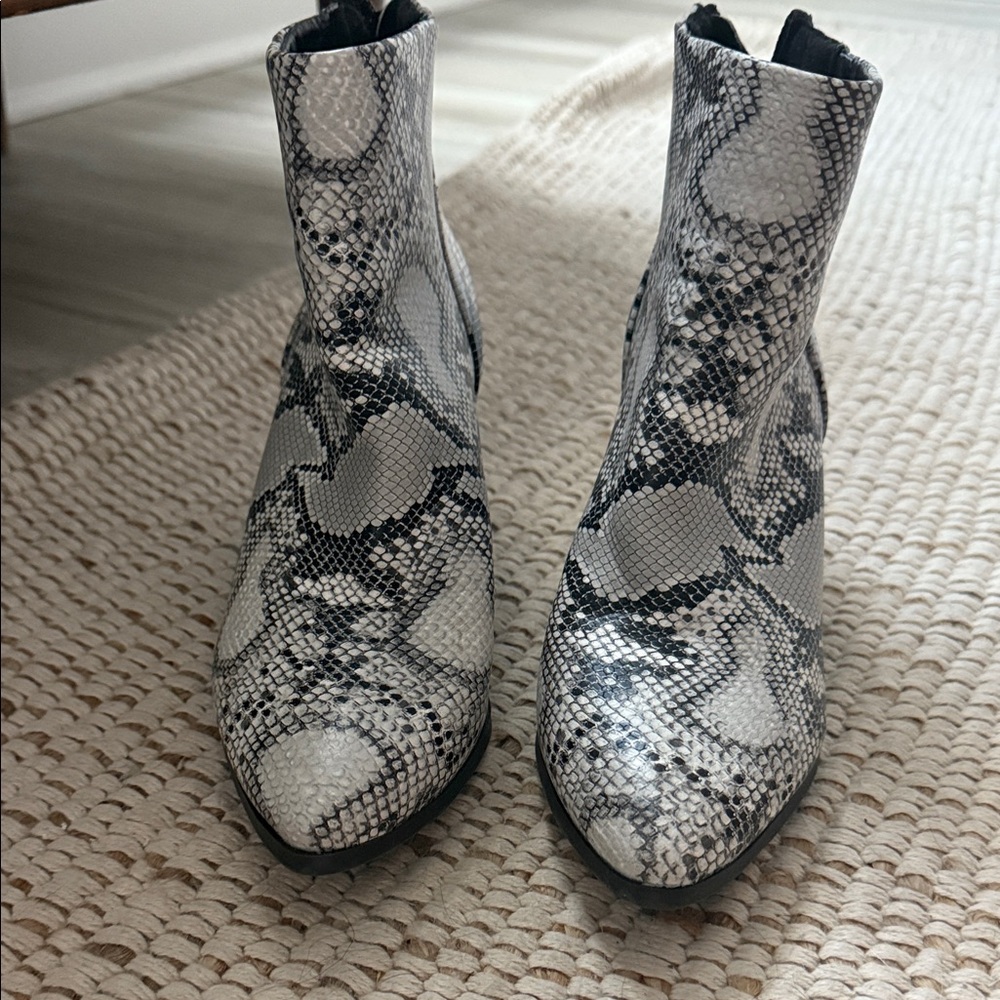 Stylish Snakeskin Pattern Ankle Booties